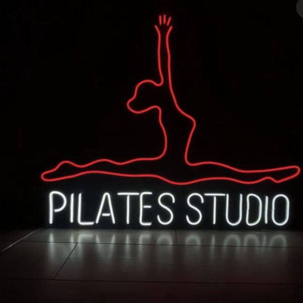 Pilates stüdyo neon led