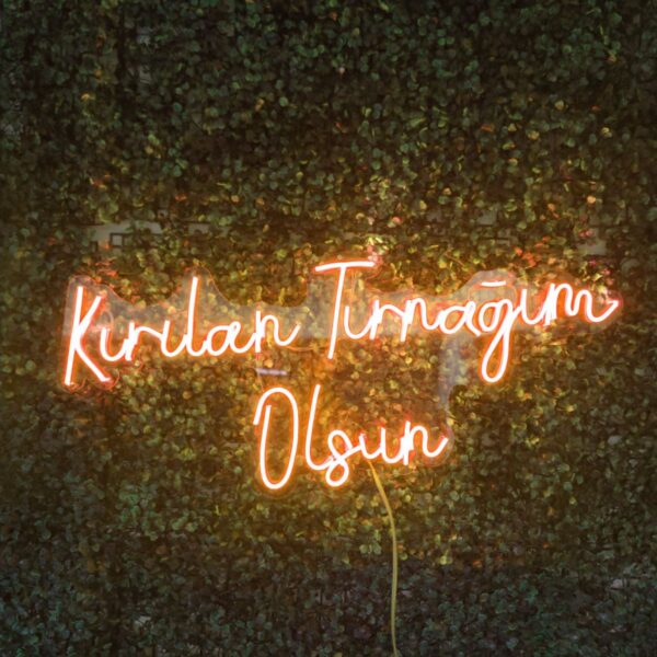 Kırılan Tırnağım Olsun Kuaför Güzellik Merkezi Neon Led Tabela(70x30cm)