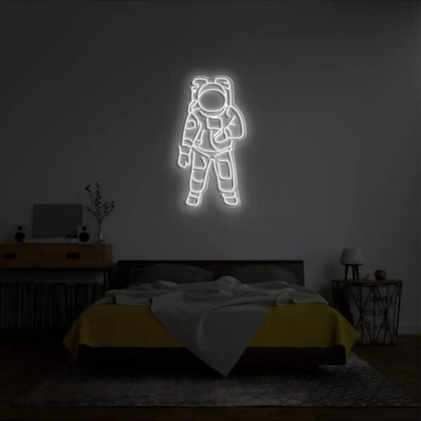 Astronot Neon Led Dekoratif Aydınlatma (70x40cm)