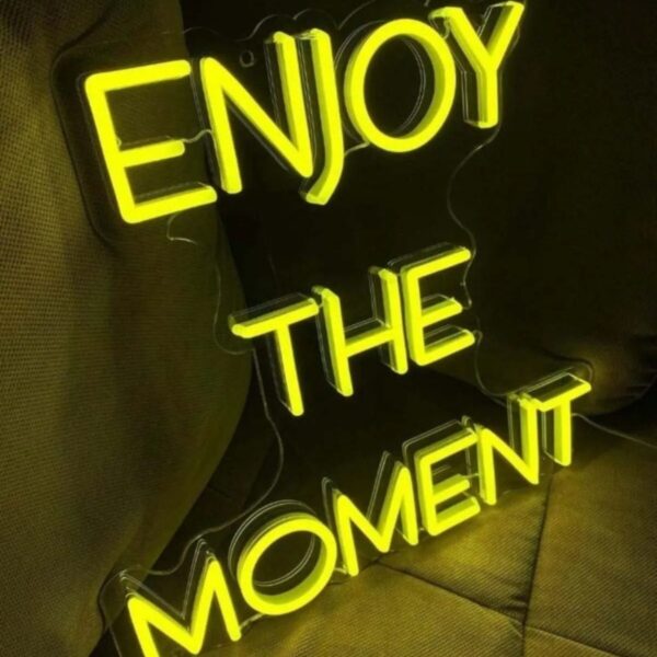Enjoy The Moment Yazı Neon Led Tabela Dekoratif Aydınlatma Kafe Dekor(50x50cm)