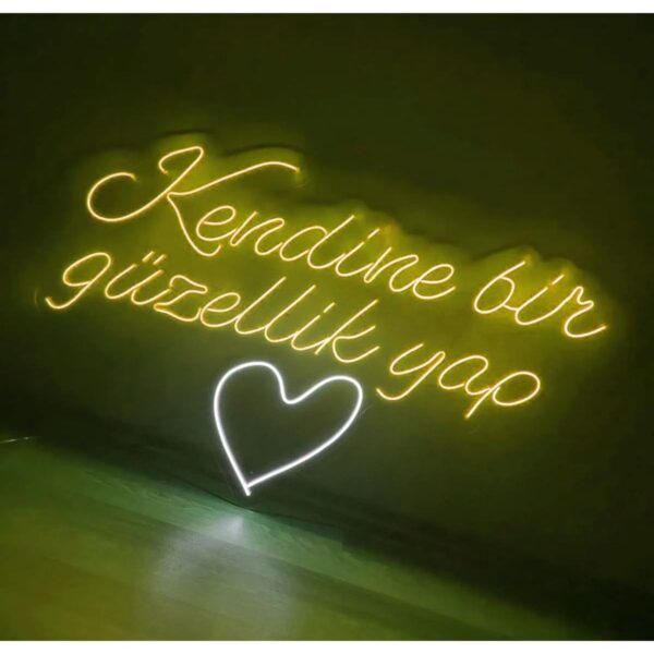 Kendine Bir Güzellik Yap Kuaför Güzellik Merkezi Neon Led Tabela (70x40cm)