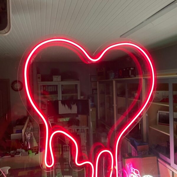 Akan Kalp Figürlü Neon Duvar Dekarasyon Tablosu