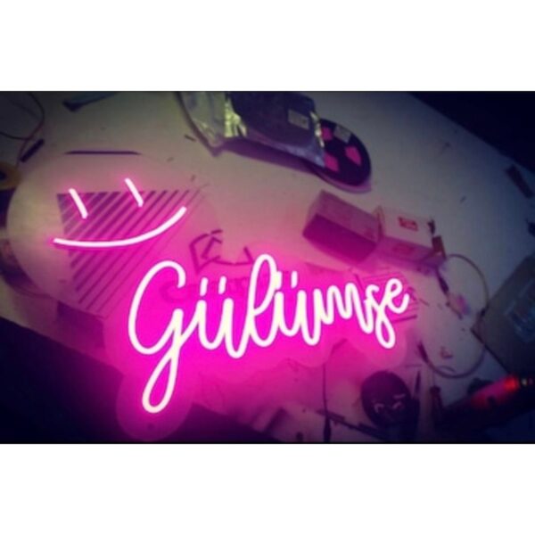 Gülümse Yazılı Neon Led