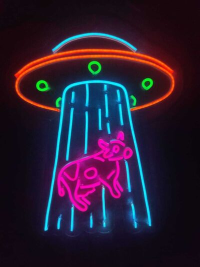Ufo Inek Neon Tabela Kafe Dükkan Neon Led Dekorasyon Ufo'da Inek Dekoratif Aydınlatma Gece Lambası