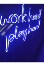 Work Hard Play Hard Neon Led Duvar Yazısı Dekoratif Işıklı Gece Lambası Duvar Süsü - Görsel 2