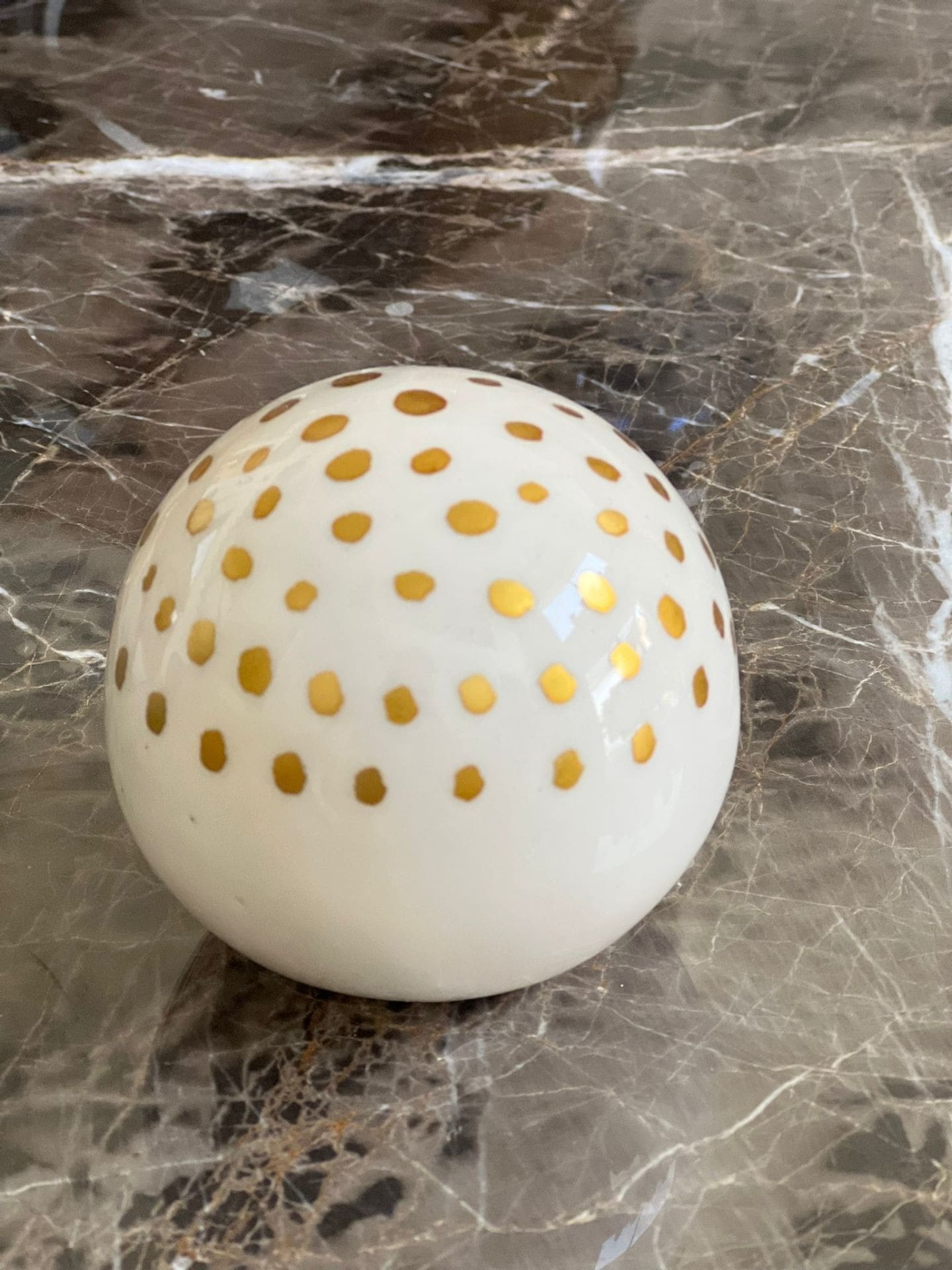 Seramik Altın Masa Üstü Top Süs MeggDecor Seramik Altın Masa Üstü Top Süs MeggDecor - Görsel 1