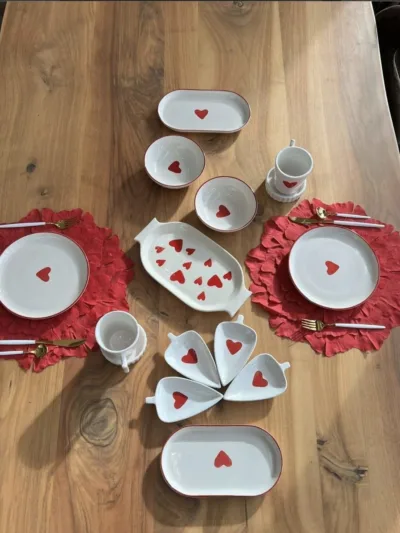1 Adet Büyük Küçük Kalpli  28*15cm Seramik Tutacaklı Tepsi