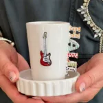 El Yapımı İsimli Gitar Figürlü Fincan