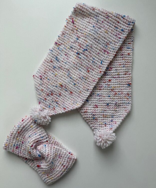 cropped-6ee5401d-8cf7-448b-ad85-0df032220d4d-1.jpg El Örgüsü Haroşa Kız Çocuk Atkı ve Bandana - Görsel 1